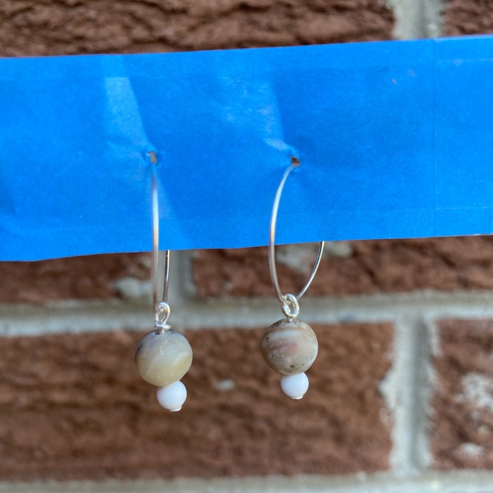 ✨Handmade🌞 Matte Amazonite & Howlite 🧨 Hoop Earrings - Picture 5 of 10